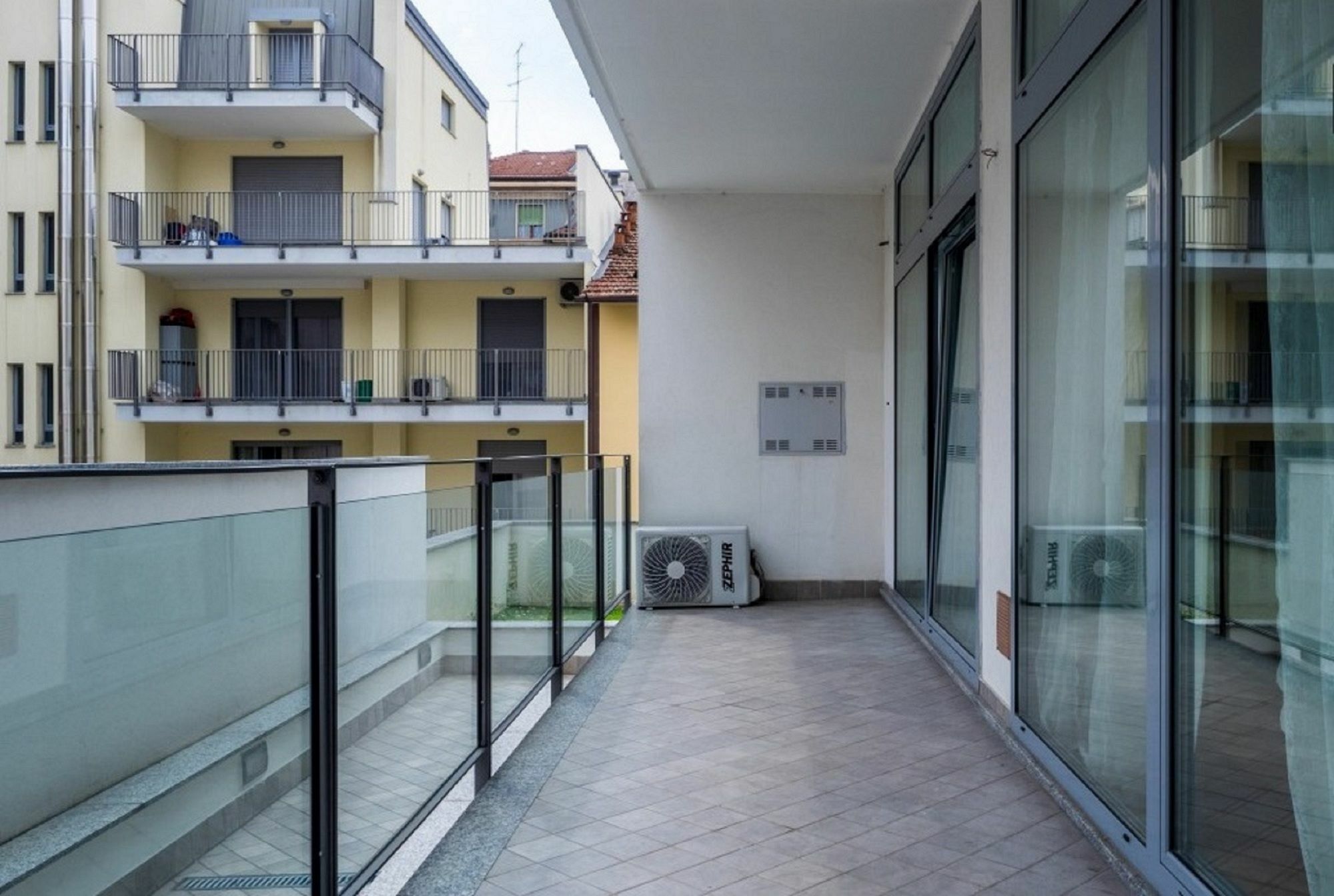 Red Line Apartments Milano Exterior photo