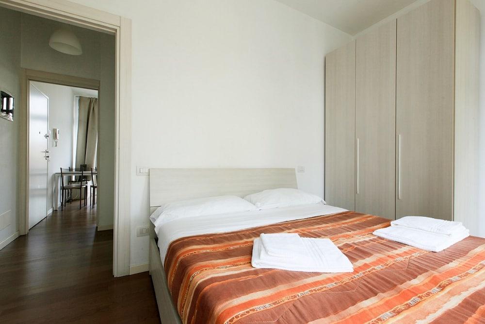 Red Line Apartments Milano Exterior photo